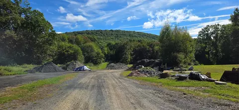 178 Tuckers Corners Rd, Lloyd, NY 12528