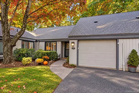 350 Heritage Hills Dr #C, Somers, NY 10589