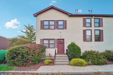 135 W Nyack Rd #118, Clarkstown, NY 10954