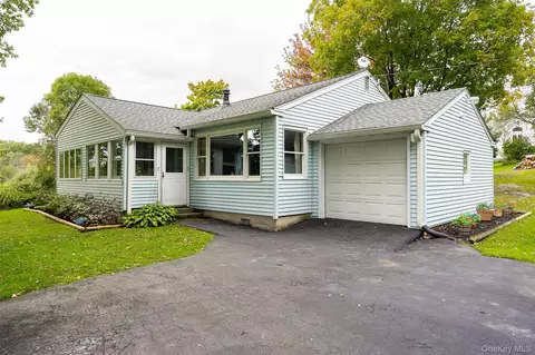 11 Bloomer Rd, Union Vale, NY 12540
