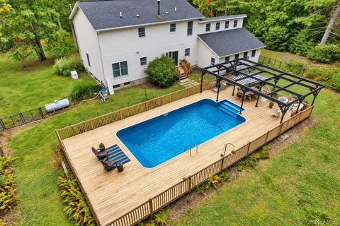 1431 Forestburgh Rd, Lumberland, NY 12737