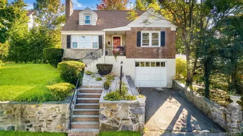162 Rosedale Rd, Yonkers, NY 10710