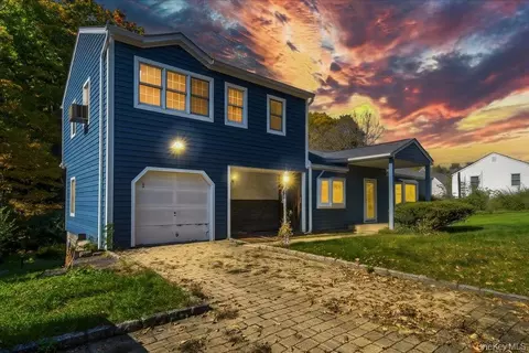 29 Dixon Lake Dr, Mahopac, NY 10541