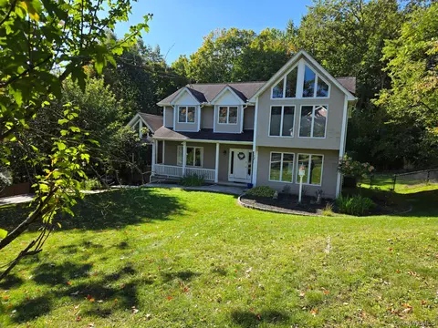 203 Wanamaker Ln, Clarkstown, NY 10960