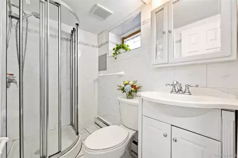 Bath - 171-03 45th Ave, Flushing, NY 11358 photo 1 of 1
