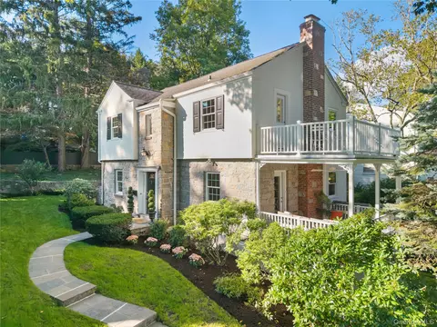 41 Thornbury Rd, Scarsdale, NY 10583