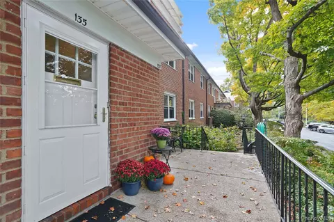135 S Buckhout St #135, Greenburgh, NY 10533