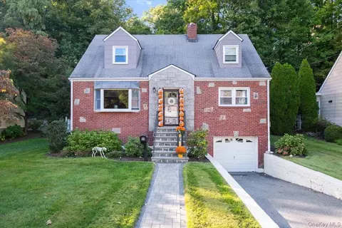 24 Dogwood Dr, Scarsdale, NY 10583