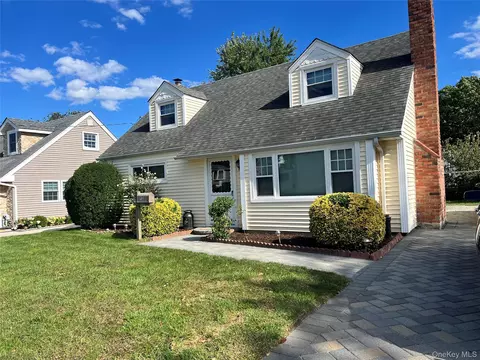 77 Horton Ave, Valley Stream, NY 11581