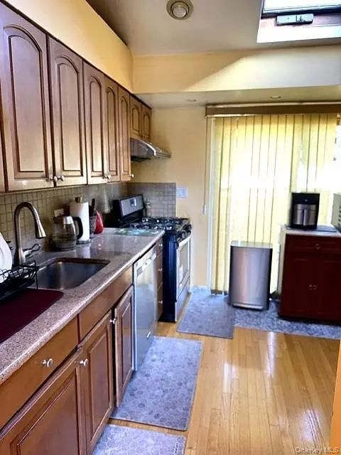 Kitchen - 8 Debora Dr, Plainview, NY 11803 photo 1 of 2