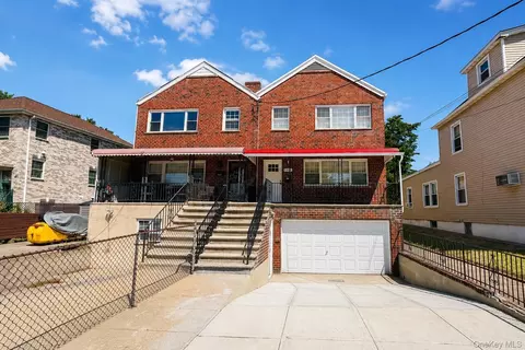2887 Lamport Pl, New York, NY 10465