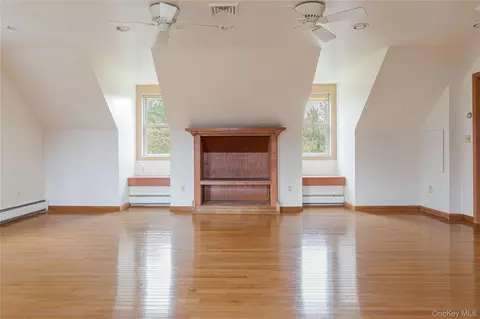Living - 79 Millbrook Rd, Wallkill, NY 12589 photo 4 of 5