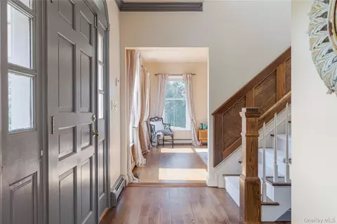 Entry Way - 79 Millbrook Rd, Wallkill, NY 12589 photo 2 of 6