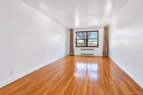 141-16 28th Ave #2D, Flushing, NY 11354