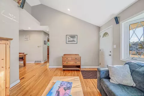 Entry Way - 30 Janet Dr, Plainview, NY 11803 photo 1 of 2