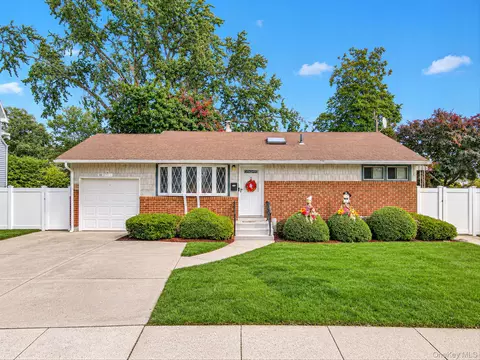 Exterior - 30 Janet Dr, Plainview, NY 11803 photo 8 of 8