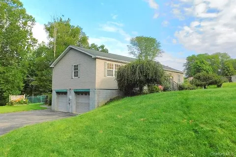 1566 Albany Post Rd, Shawangunk, NY 12525