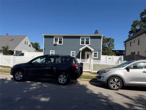 2475 Putnam Dr, East Meadow, NY 11554