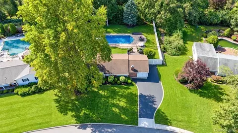130 Rocky Point Landing Rd, Rocky Point, NY 11778