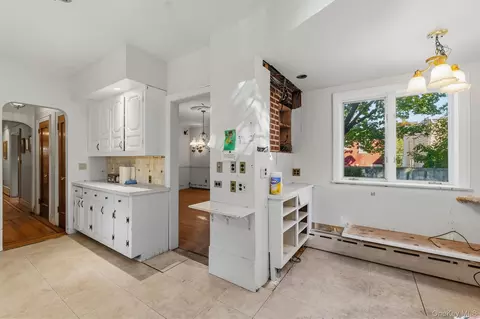 Kitchen - 132 E 238th St, New York, NY 10470 photo 4 of 4