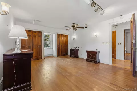 Bedroom - 132 E 238th St, New York, NY 10470 photo 6 of 8