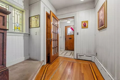 Entry Way - 132 E 238th St, New York, NY 10470 photo 1 of 5