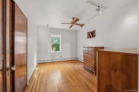 Bedroom - 132 E 238th St, New York, NY 10470 photo 1 of 8