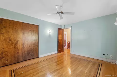 Bedroom - 132 E 238th St, New York, NY 10470 photo 4 of 8