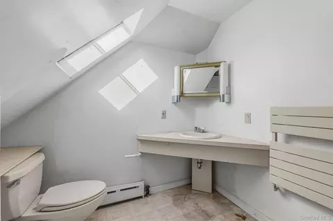Bath - 132 E 238th St, New York, NY 10470 photo 3 of 3