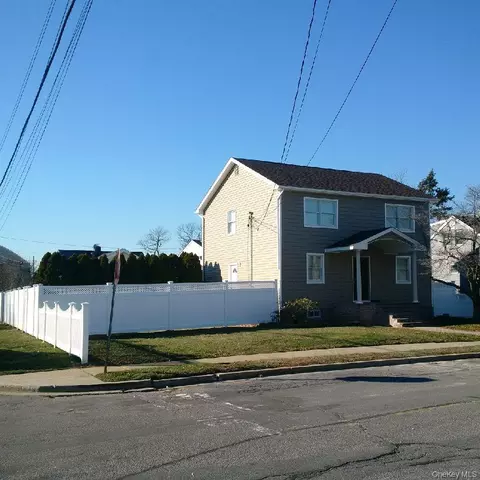 52 Concord Ave, Bethpage, NY 11714 photo 2
