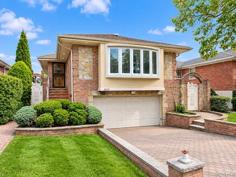 Exterior - 2829 Clearview Expy, New York, NY 11360 photo 4 of 5