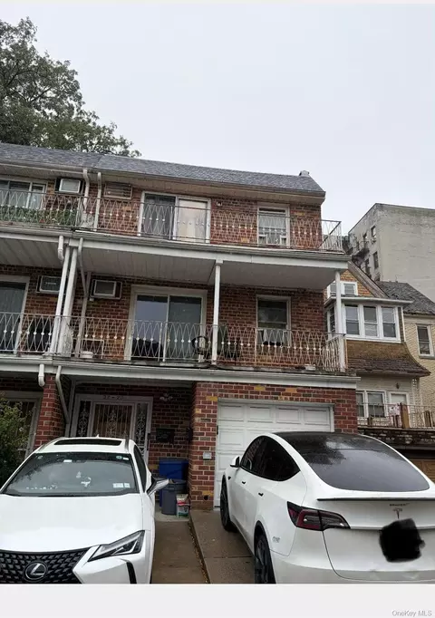 36-20 171st St, Flushing, NY 11358