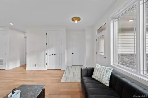 Entry Way - 7 Dessau Cir, Ramapo, NY 10977 photo 2 of 12