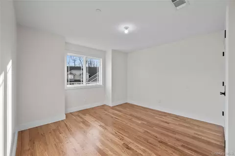 Bedroom - 7 Dessau Cir, Ramapo, NY 10977 photo 4 of 6