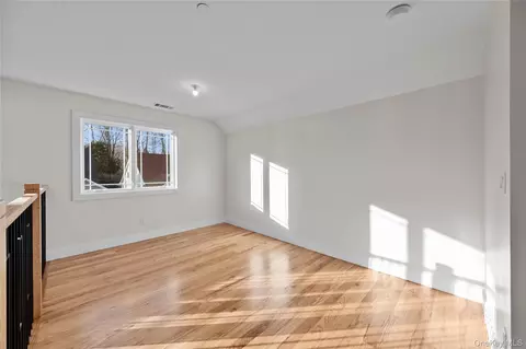 Bedroom - 7 Dessau Cir, Ramapo, NY 10977 photo 5 of 6