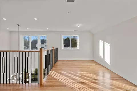 Entry Way - 7 Dessau Cir, Ramapo, NY 10977 photo 11 of 12