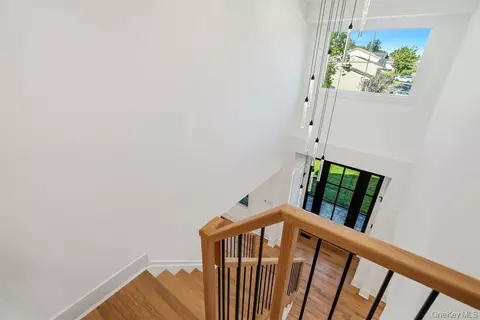 Entry Way - 32 Jerold St, Plainview, NY 11803 photo 6 of 6