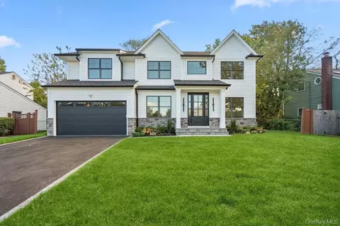 Exterior - 32 Jerold St, Plainview, NY 11803 photo 4 of 5