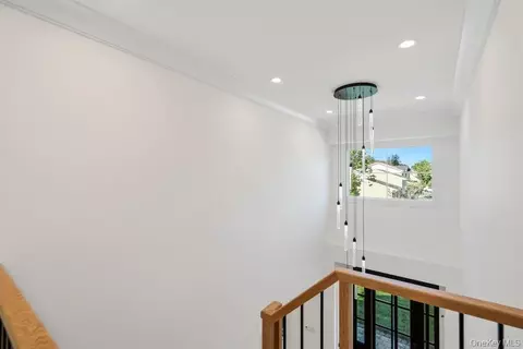 Entry Way - 32 Jerold St, Plainview, NY 11803 photo 5 of 6