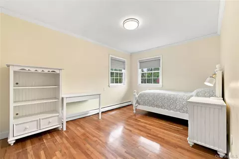 Bedroom - 52 Winthrop Rd, Plainview, NY 11803 photo 3 of 5