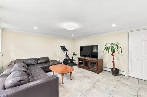 Other - 52 Winthrop Rd, Plainview, NY 11803 photo 3 of 8