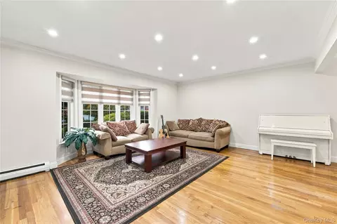 Living - 52 Winthrop Rd, Plainview, NY 11803 photo 1 of 2