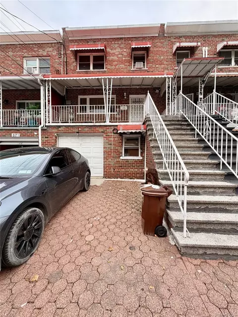873 E 216th St, New York, NY 10467