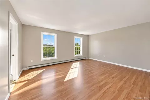 Living - 78 Patmore Ave, Yonkers, NY 10710 photo 2 of 7