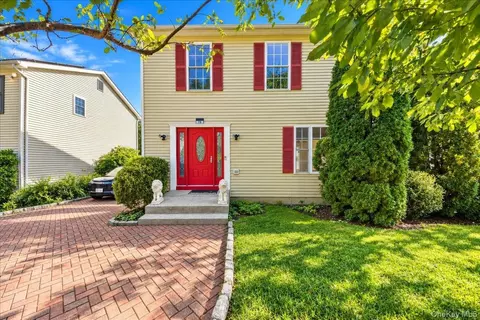 Exterior - 78 Patmore Ave, Yonkers, NY 10710 photo 2 of 5