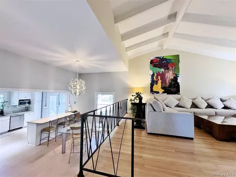 Entry Way - 6 Adele Blvd, Ramapo, NY 10977 photo 2 of 2