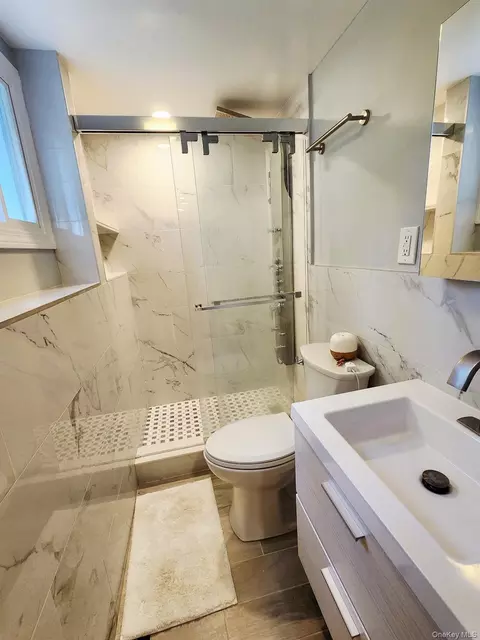 Bath - 6 Adele Blvd, Ramapo, NY 10977 photo 5 of 6