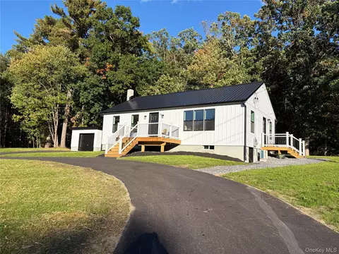 20 Lena Ln, Ulster, NY 12475