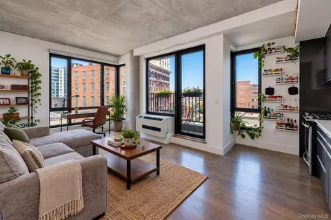 225 E 138 Ave #507, New York, NY 10451