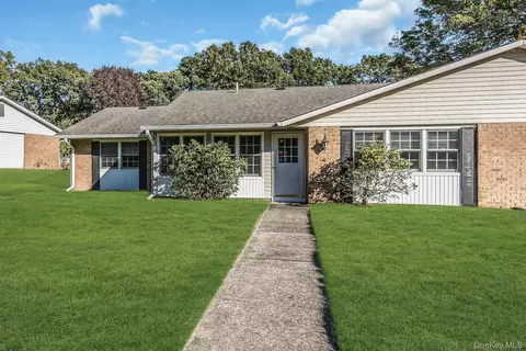 387 Woodbridge Dr #A, Ridge, NY 11961